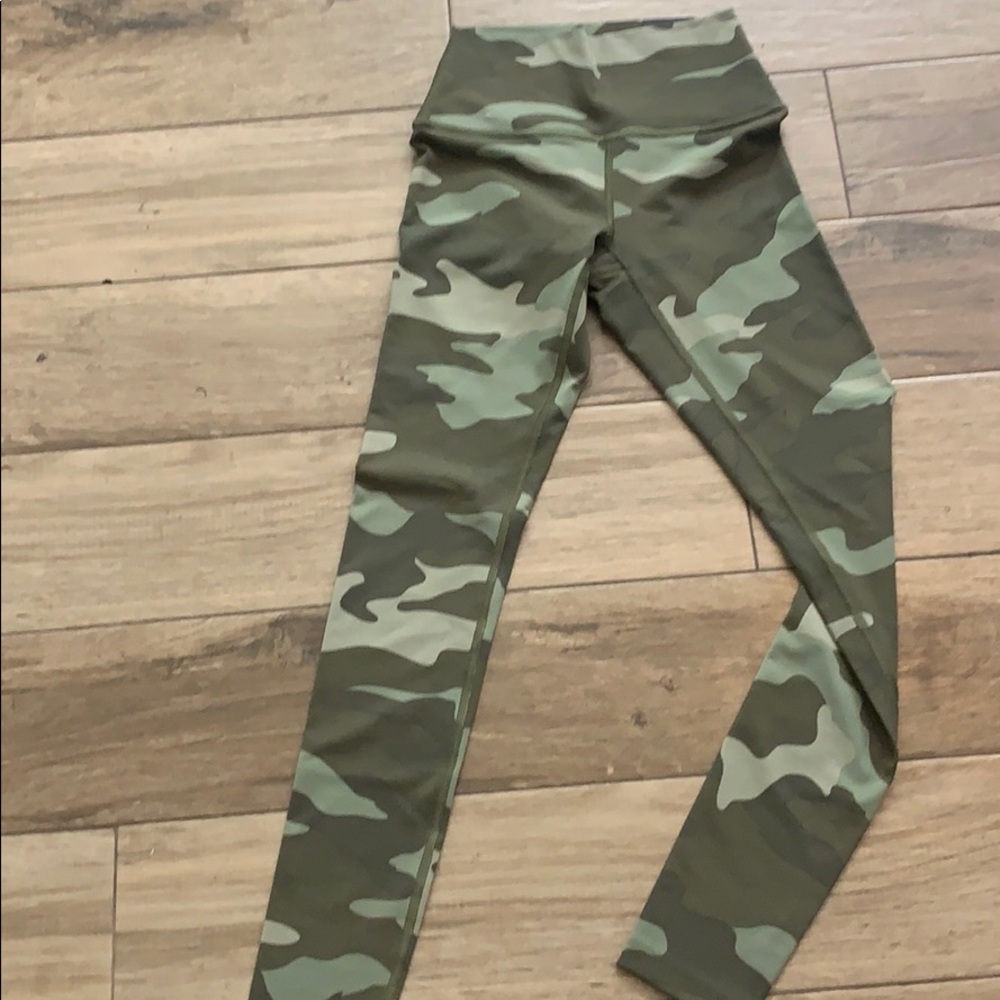 Camouflage high waisted leggings